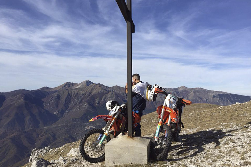 Enduro tour in the mountains of Abruzzo